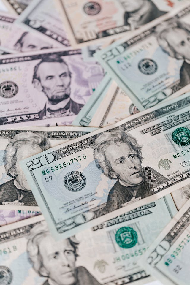 הכסף התגלה בגובה משטח הארץ פרטים חידתיים ממשרד האוצר